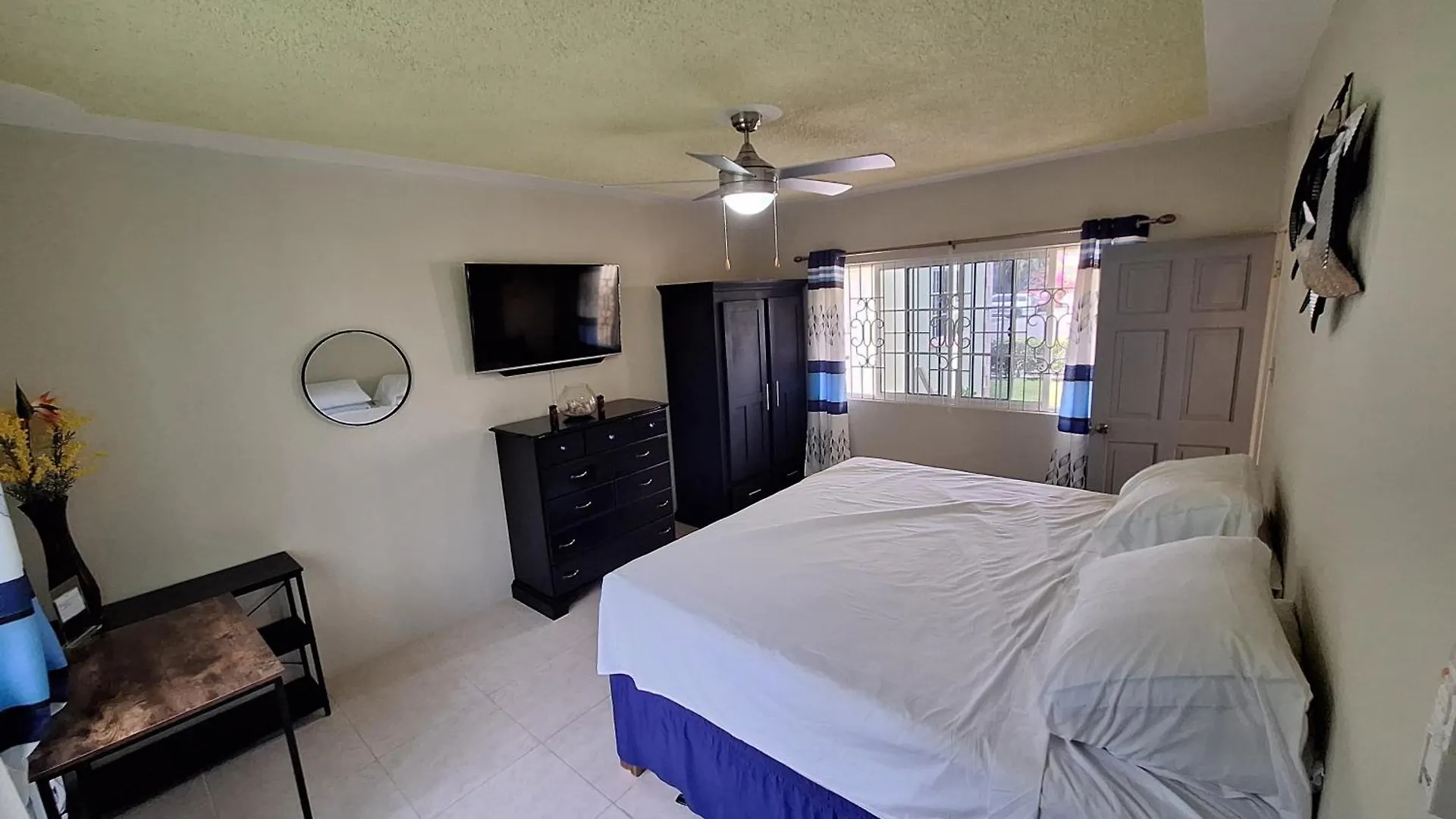 Comfortable 2 Bed Apartment Ocho Rios Jamaica